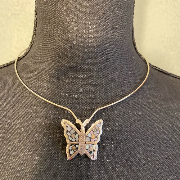 ⬇️Abalone inset silver butterfly and shell pendant - Picture 2 of 6